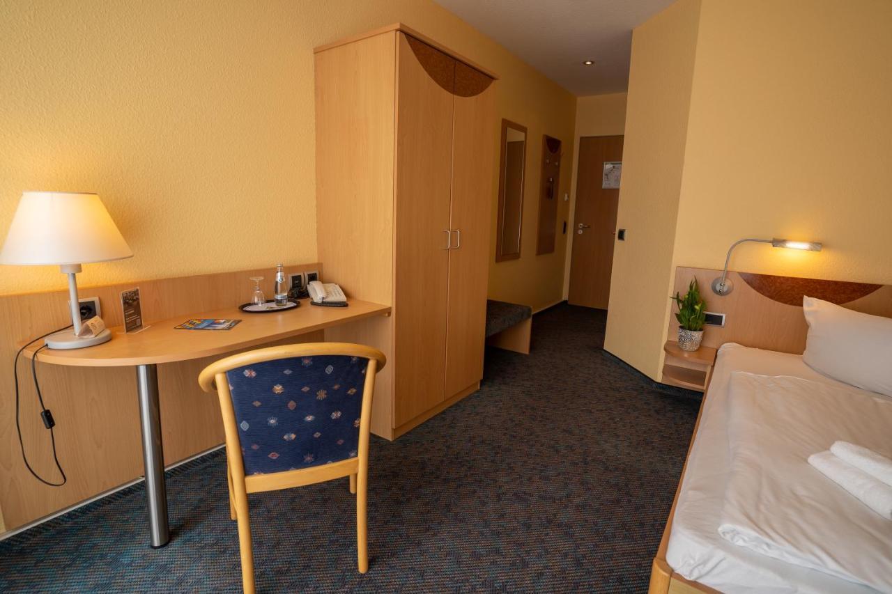 Warias Hotel & Restaurant Braunsbedra Екстериор снимка