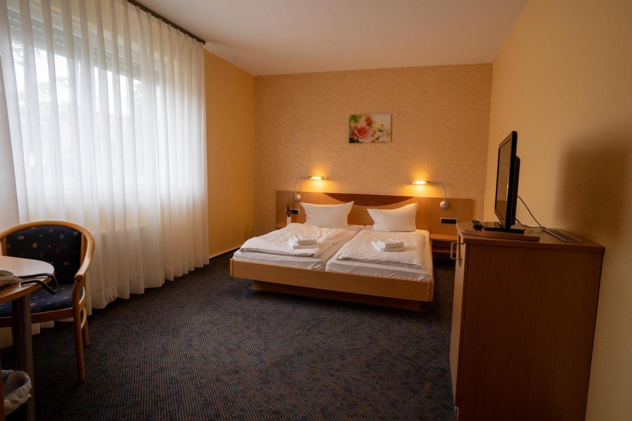Warias Hotel & Restaurant Braunsbedra Екстериор снимка