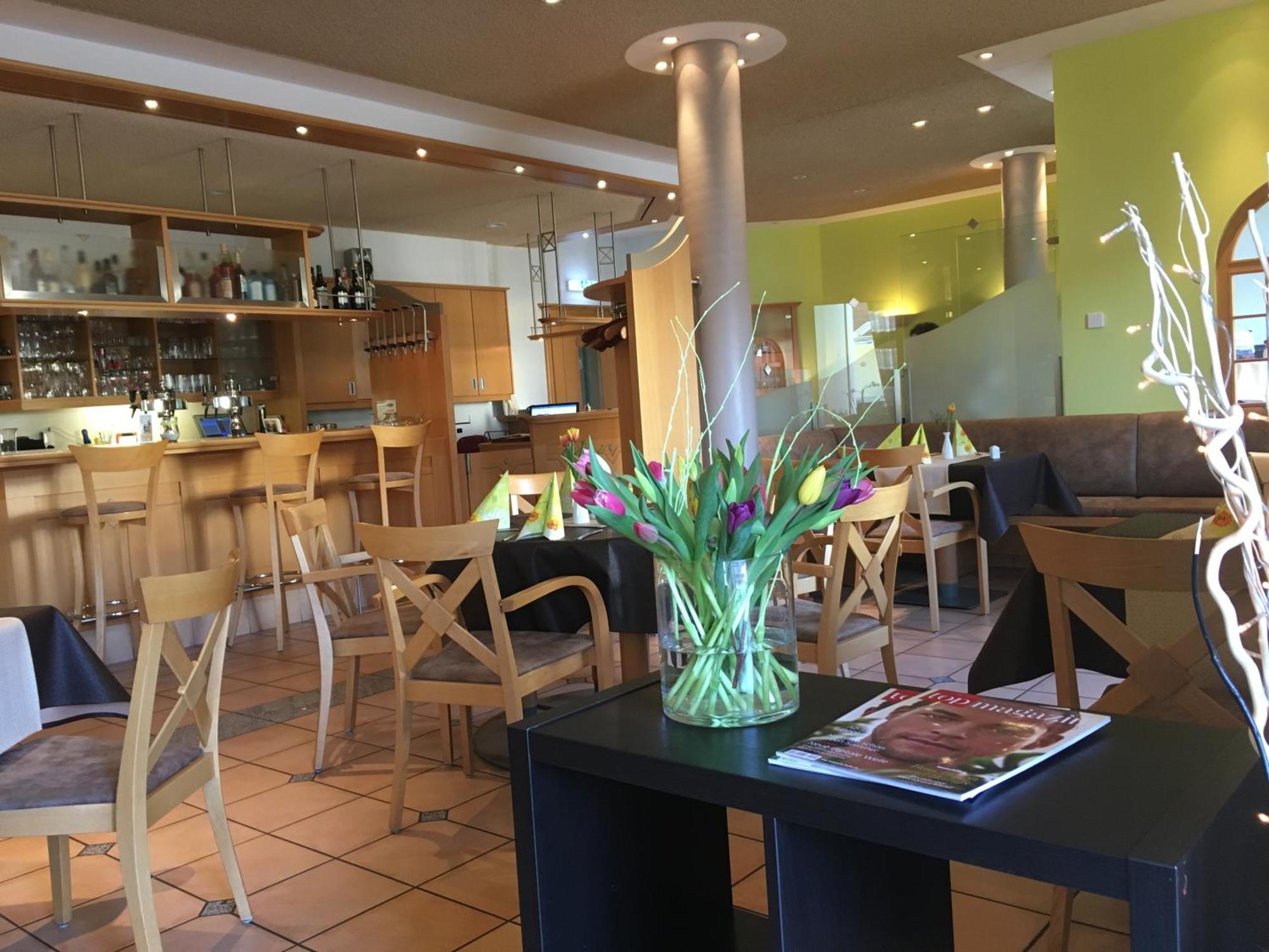 Warias Hotel & Restaurant Braunsbedra Екстериор снимка