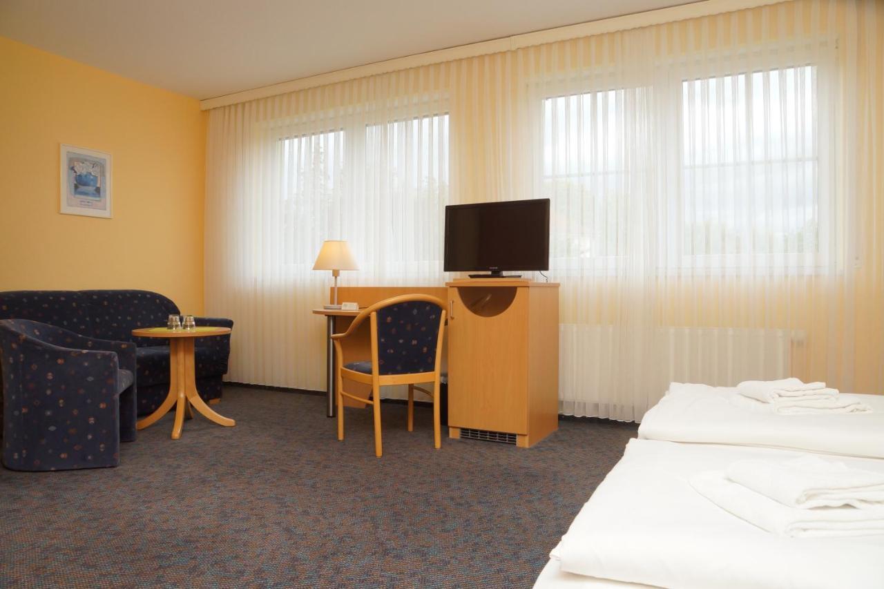 Warias Hotel & Restaurant Braunsbedra Екстериор снимка