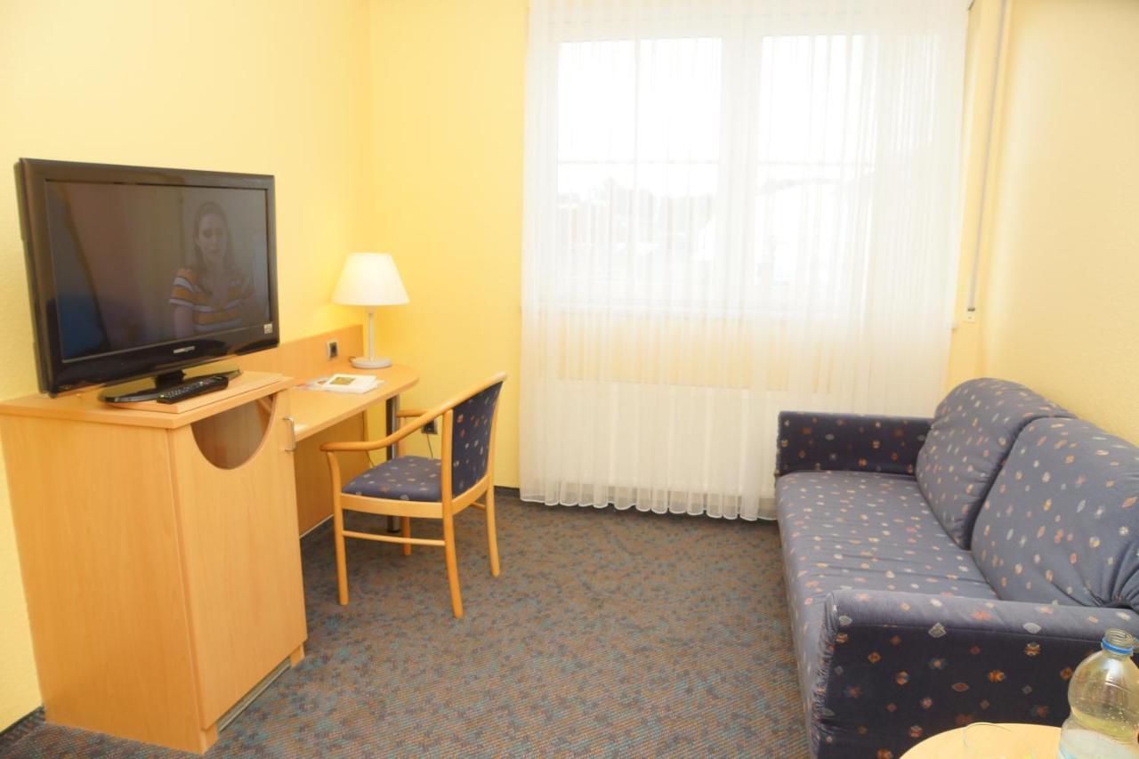 Warias Hotel & Restaurant Braunsbedra Екстериор снимка