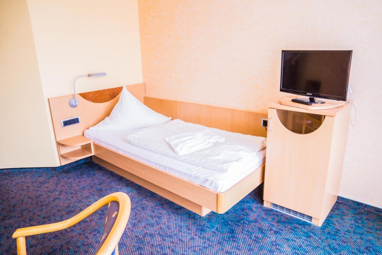 Warias Hotel & Restaurant Braunsbedra Екстериор снимка