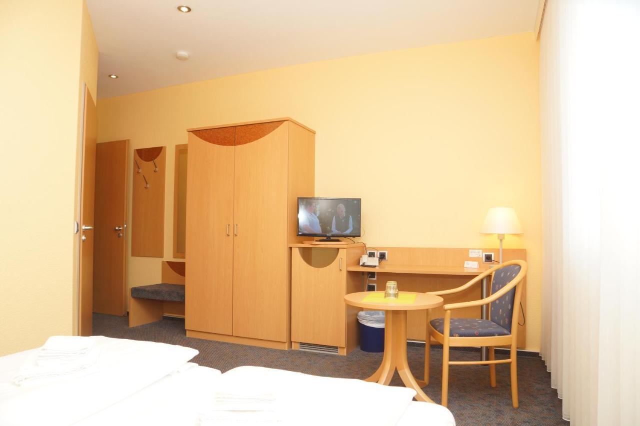 Warias Hotel & Restaurant Braunsbedra Екстериор снимка