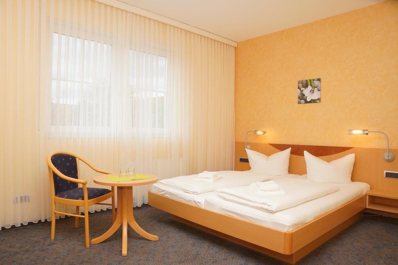 Warias Hotel & Restaurant Braunsbedra Екстериор снимка