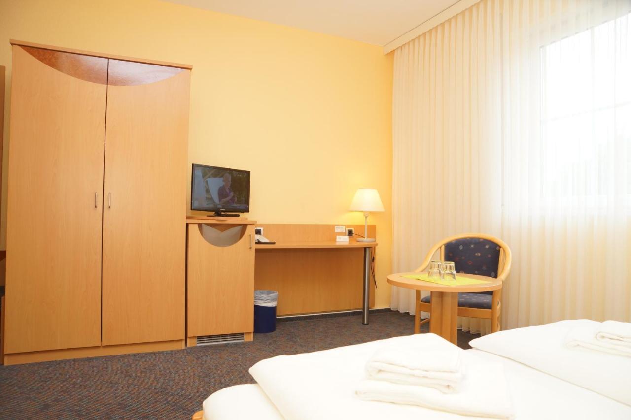 Warias Hotel & Restaurant Braunsbedra Екстериор снимка